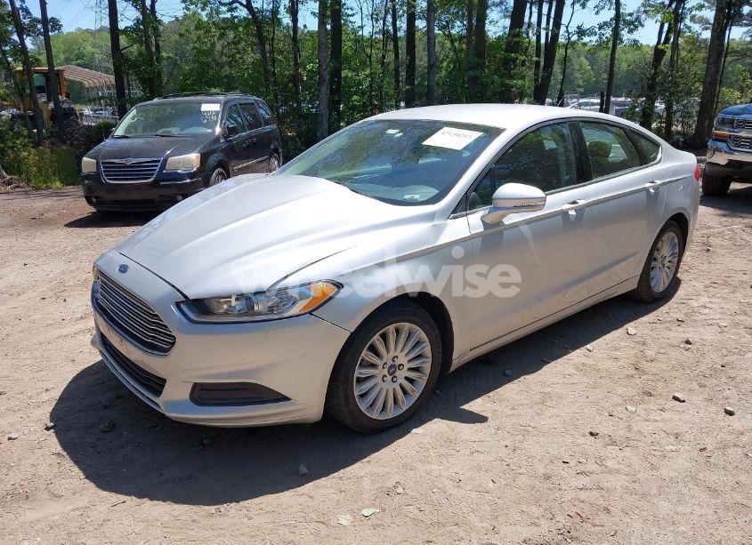 Photo 2 of 2016 Ford Fusion HYBRID SE (VIN 3FA6P0LU9GR405598)