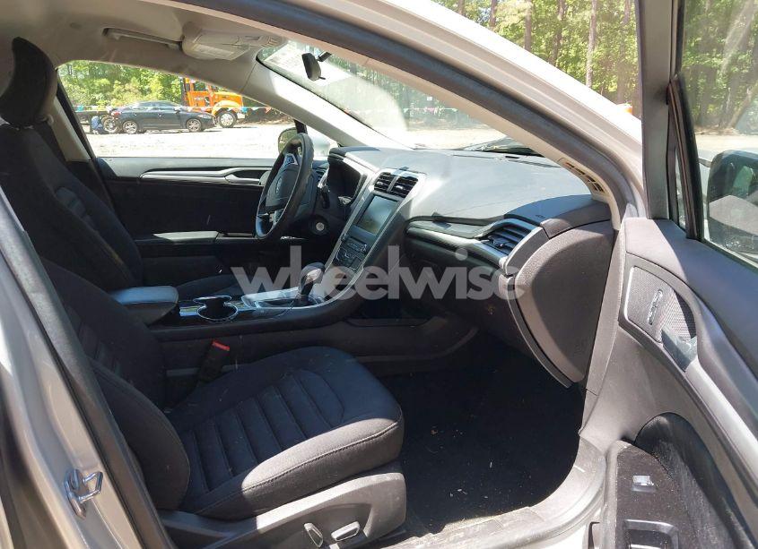 Photo 5 of 2016 Ford Fusion HYBRID SE (VIN 3FA6P0LU9GR405598)