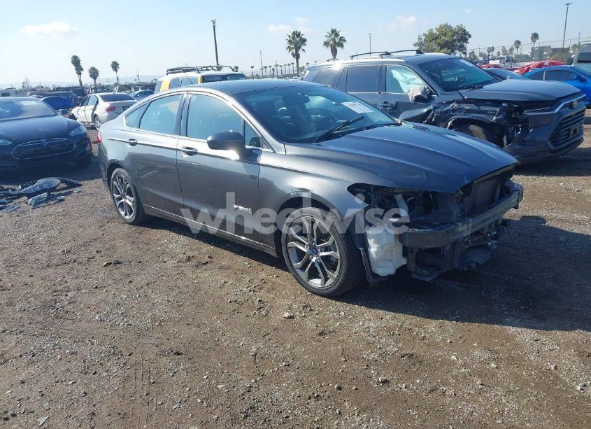 2017 Ford Fusion HYBRID SE (VIN 3FA6P0LU9HR163719) main photo