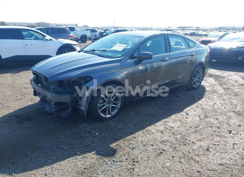 Photo 2 of 2017 Ford Fusion HYBRID SE (VIN 3FA6P0LU9HR163719)