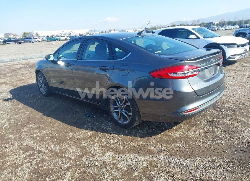 Photo 3 of 2017 Ford Fusion HYBRID SE (VIN 3FA6P0LU9HR163719)