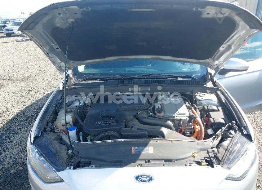 Photo 10 of 2017 Ford Fusion HYBRID SE (VIN 3FA6P0LU9HR323808)