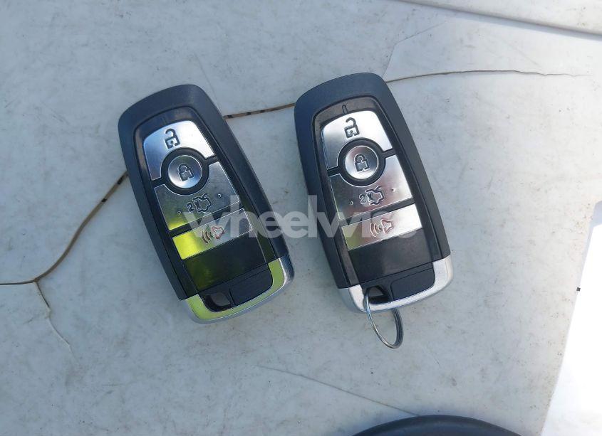 Photo 11 of 2017 Ford Fusion HYBRID SE (VIN 3FA6P0LU9HR323808)