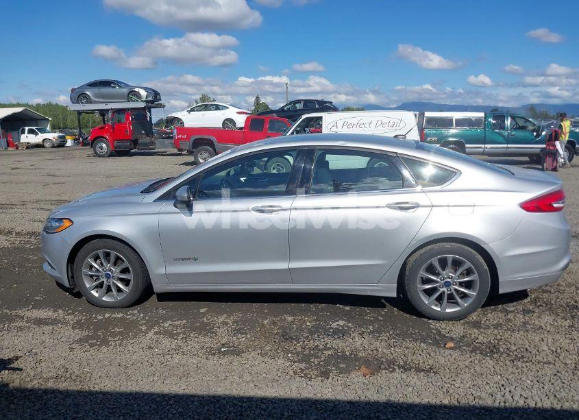 Photo 14 of 2017 Ford Fusion HYBRID SE (VIN 3FA6P0LU9HR323808)
