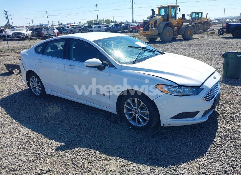 2017 Ford Fusion HYBRID SE (VIN 3FA6P0LU9HR400659) main photo