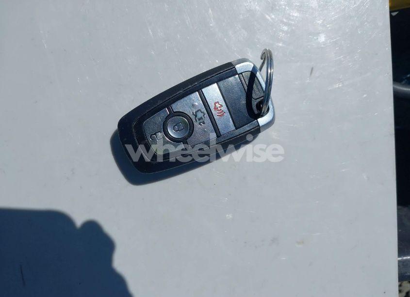 Photo 11 of 2017 Ford Fusion HYBRID SE (VIN 3FA6P0LU9HR400659)