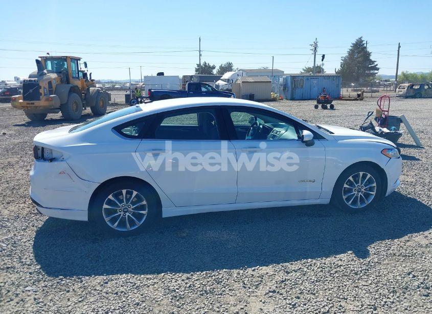 Photo 14 of 2017 Ford Fusion HYBRID SE (VIN 3FA6P0LU9HR400659)