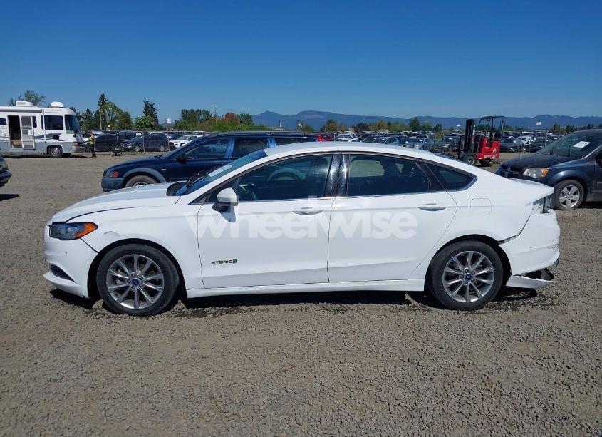 Photo 15 of 2017 Ford Fusion HYBRID SE (VIN 3FA6P0LU9HR400659)