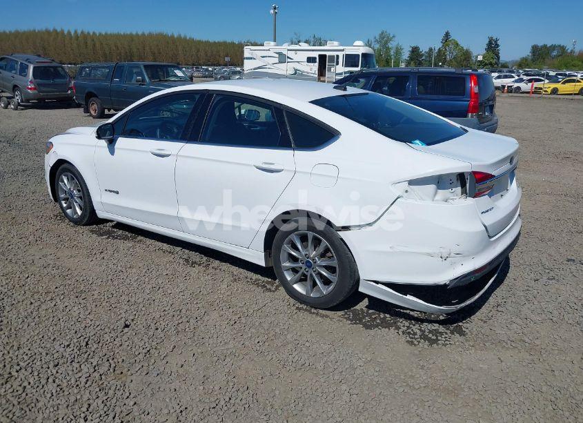 Photo 3 of 2017 Ford Fusion HYBRID SE (VIN 3FA6P0LU9HR400659)