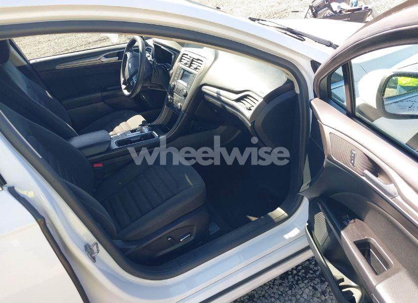 Photo 5 of 2017 Ford Fusion HYBRID SE (VIN 3FA6P0LU9HR400659)