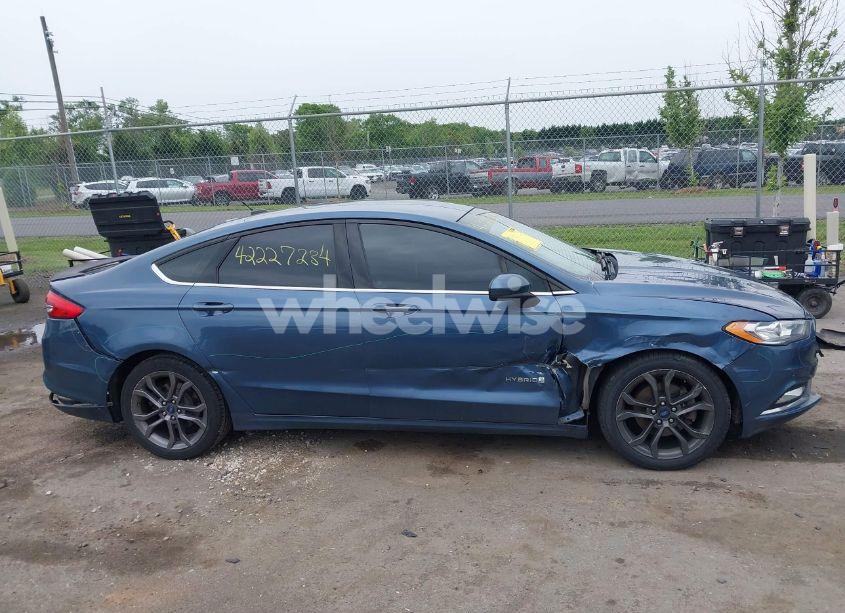 Photo 13 of 2018 Ford Fusion HYBRID SE (VIN 3FA6P0LU9JR103560)