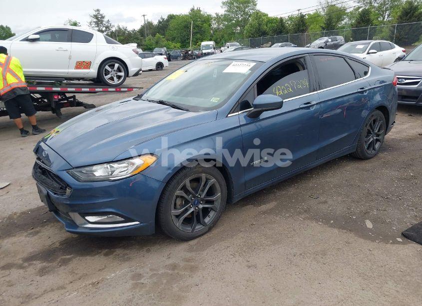 Photo 2 of 2018 Ford Fusion HYBRID SE (VIN 3FA6P0LU9JR103560)