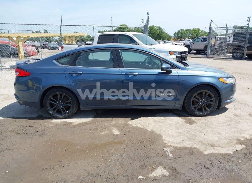 Photo 13 of 2018 Ford Fusion HYBRID SE (VIN 3FA6P0LU9JR137983)