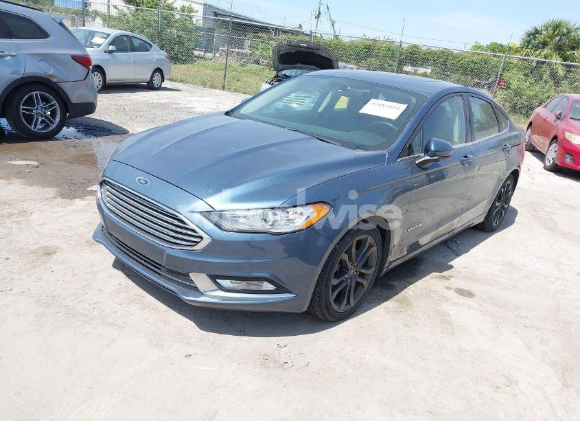 Photo 2 of 2018 Ford Fusion HYBRID SE (VIN 3FA6P0LU9JR137983)