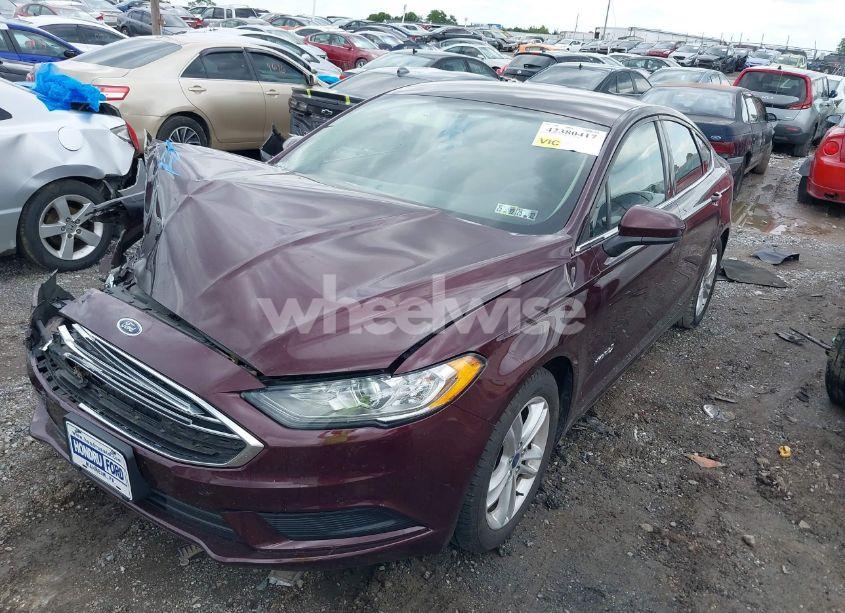 Photo 2 of 2018 Ford Fusion HYBRID SE (VIN 3FA6P0LU9JR153083)