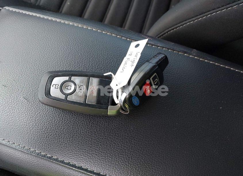 Photo 11 of 2018 Ford Fusion HYBRID SE (VIN 3FA6P0LU9JR171096)