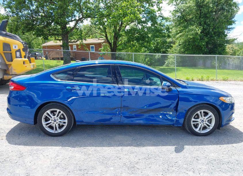 Photo 13 of 2018 Ford Fusion HYBRID SE (VIN 3FA6P0LU9JR171096)