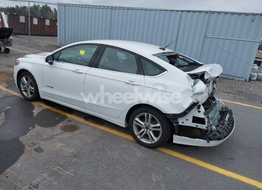 Photo 3 of 2018 Ford Fusion HYBRID SE (VIN 3FA6P0LU9JR206154)