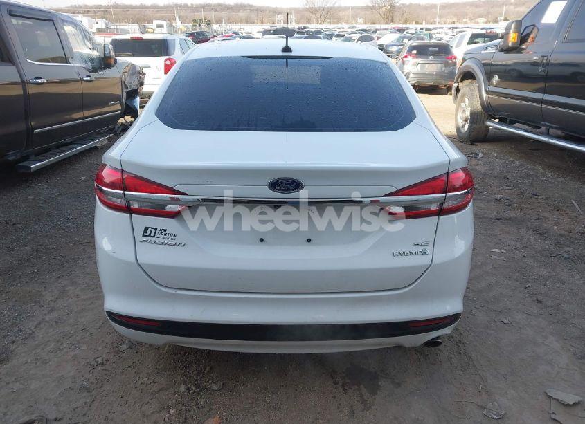 Photo 16 of 2018 Ford Fusion HYBRID SE (VIN 3FA6P0LU9JR221656)