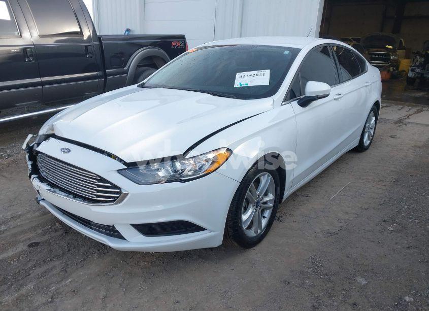 Photo 2 of 2018 Ford Fusion HYBRID SE (VIN 3FA6P0LU9JR221656)