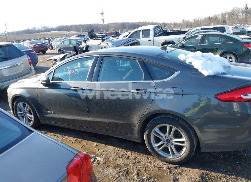 Photo 14 of 2018 Ford Fusion HYBRID SE (VIN 3FA6P0LU9JR279556)