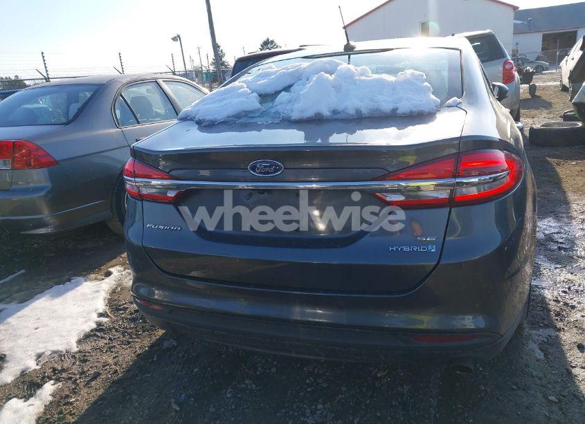 Photo 16 of 2018 Ford Fusion HYBRID SE (VIN 3FA6P0LU9JR279556)