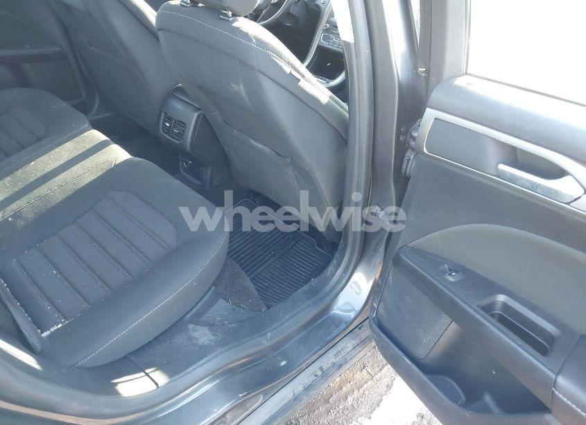 Photo 8 of 2018 Ford Fusion HYBRID SE (VIN 3FA6P0LU9JR279556)