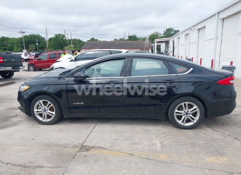 Photo 14 of 2018 Ford Fusion HYBRID SE (VIN 3FA6P0LU9JR286359)