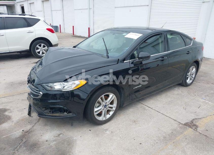 Photo 2 of 2018 Ford Fusion HYBRID SE (VIN 3FA6P0LU9JR286359)