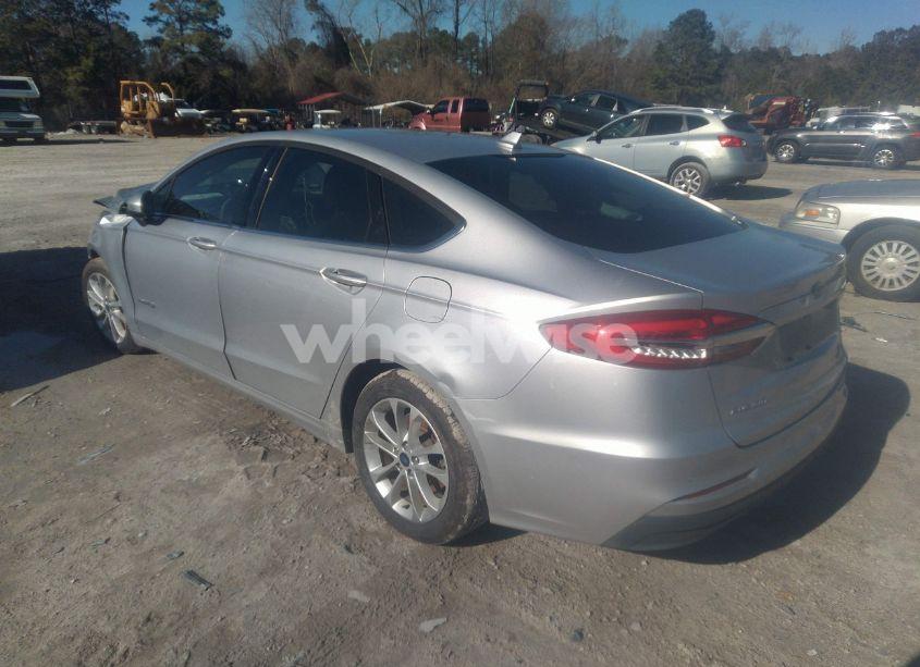 Photo 3 of 2019 Ford Fusion HYBRID SE (VIN 3FA6P0LU9KR142862)
