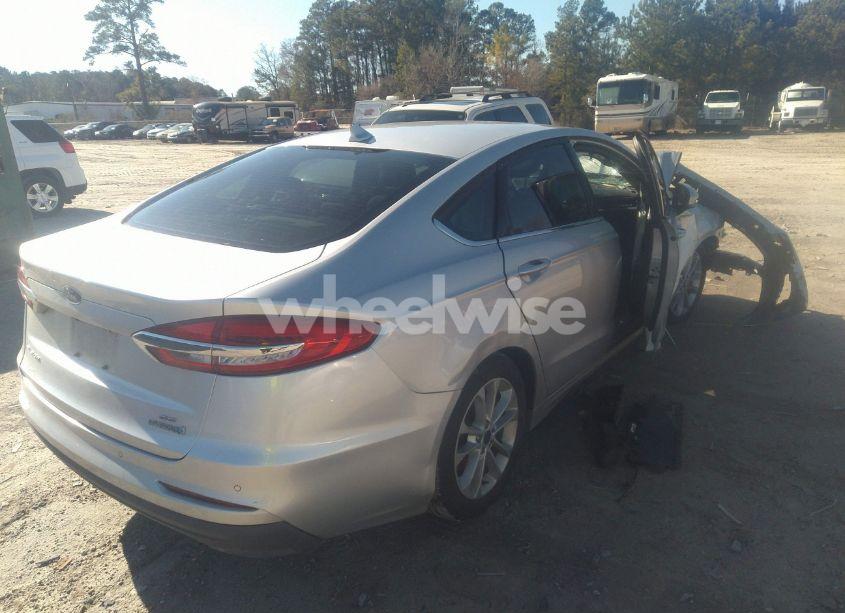 Photo 4 of 2019 Ford Fusion HYBRID SE (VIN 3FA6P0LU9KR142862)