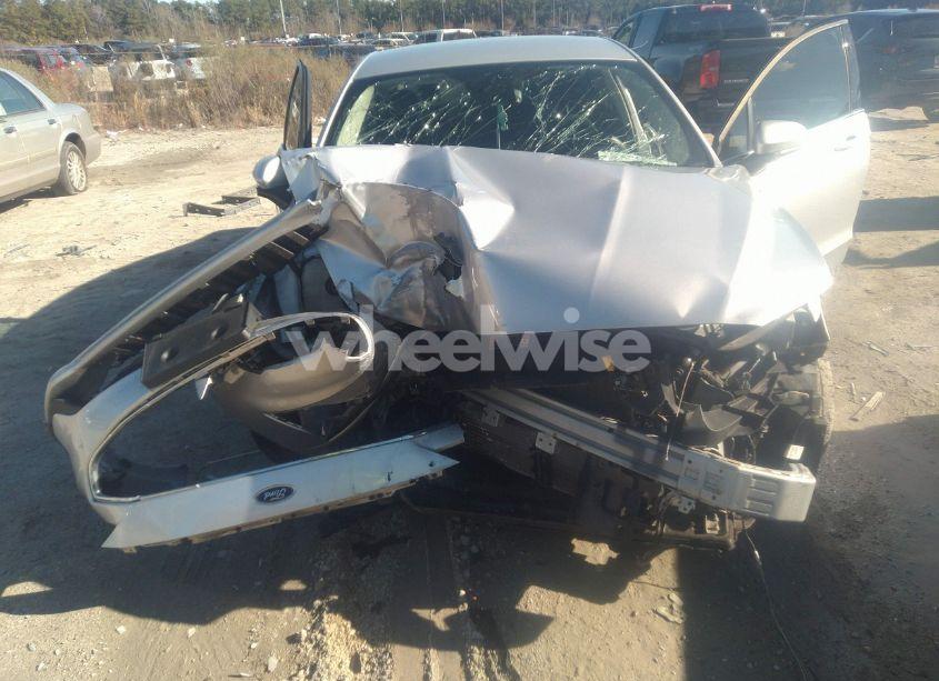 Photo 6 of 2019 Ford Fusion HYBRID SE (VIN 3FA6P0LU9KR142862)