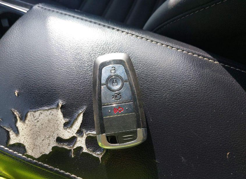 Photo 11 of 2019 Ford Fusion HYBRID SE (VIN 3FA6P0LU9KR147561)