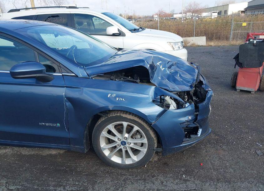 Photo 6 of 2019 Ford Fusion HYBRID SE (VIN 3FA6P0LU9KR147561)
