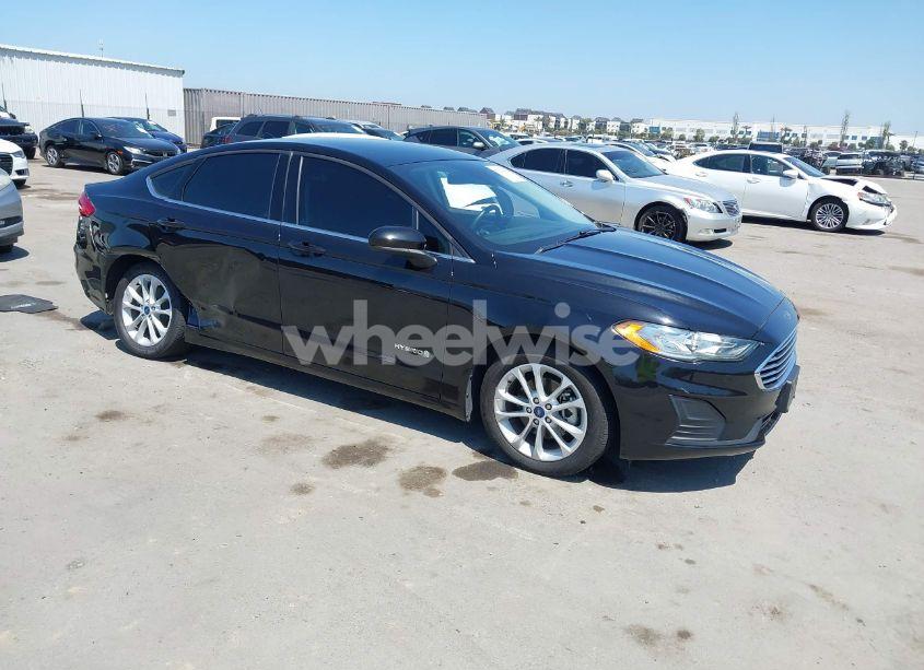 2019 Ford Fusion HYBRID SE (VIN 3FA6P0LU9KR175487) main photo