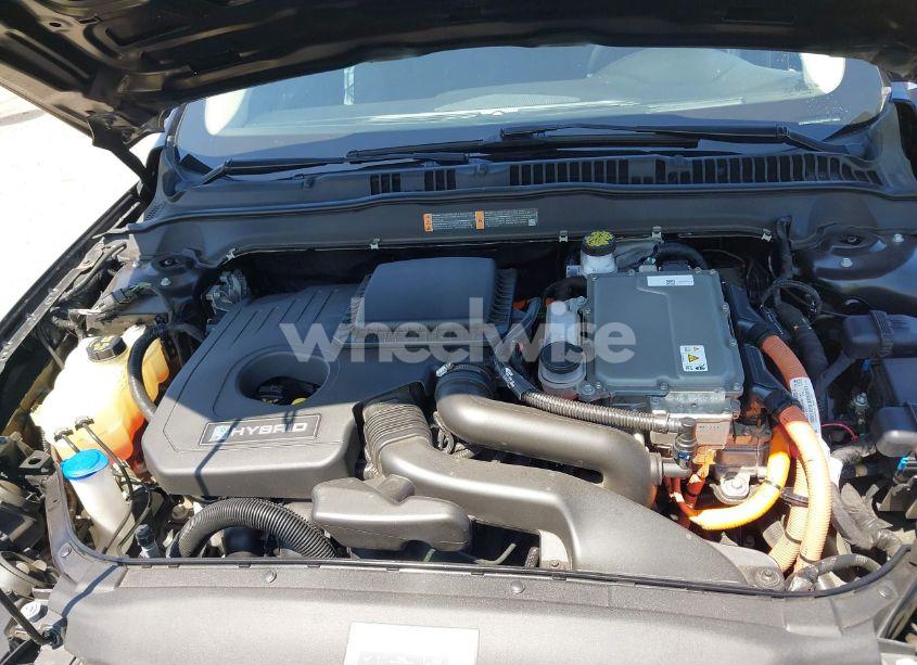 Photo 10 of 2019 Ford Fusion HYBRID SE (VIN 3FA6P0LU9KR175487)