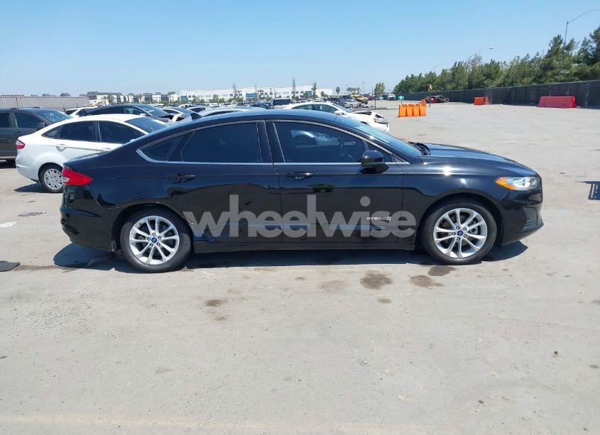 Photo 13 of 2019 Ford Fusion HYBRID SE (VIN 3FA6P0LU9KR175487)