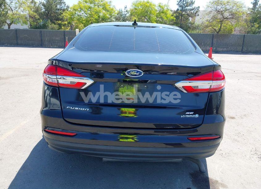 Photo 16 of 2019 Ford Fusion HYBRID SE (VIN 3FA6P0LU9KR175487)