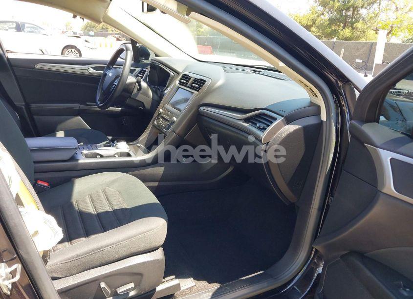 Photo 5 of 2019 Ford Fusion HYBRID SE (VIN 3FA6P0LU9KR175487)