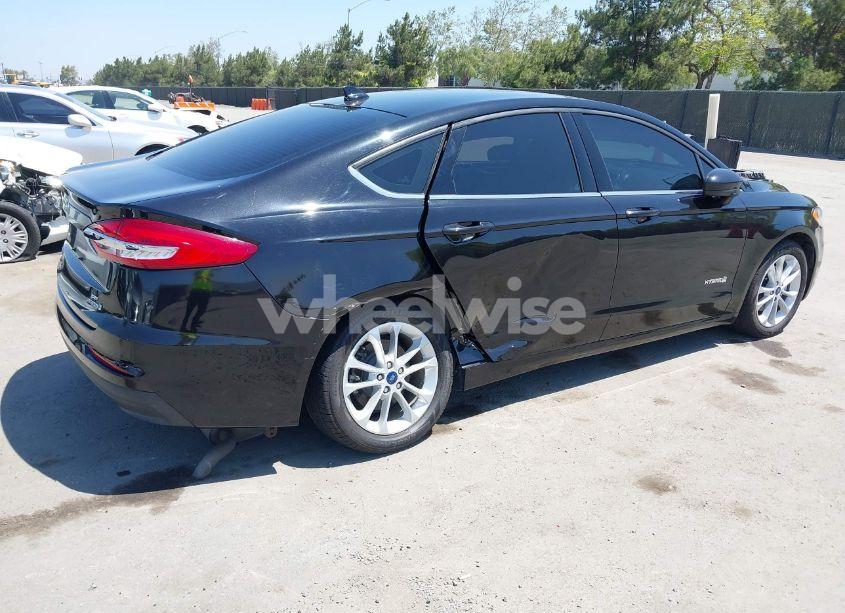 Photo 6 of 2019 Ford Fusion HYBRID SE (VIN 3FA6P0LU9KR175487)