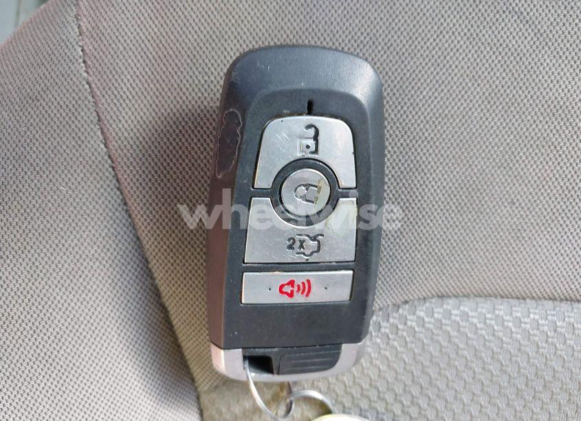 Photo 11 of 2019 Ford Fusion HYBRID SE (VIN 3FA6P0LU9KR181502)