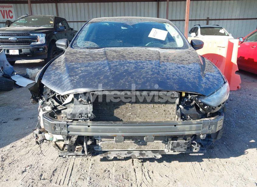 Photo 12 of 2019 Ford Fusion HYBRID SE (VIN 3FA6P0LU9KR181502)