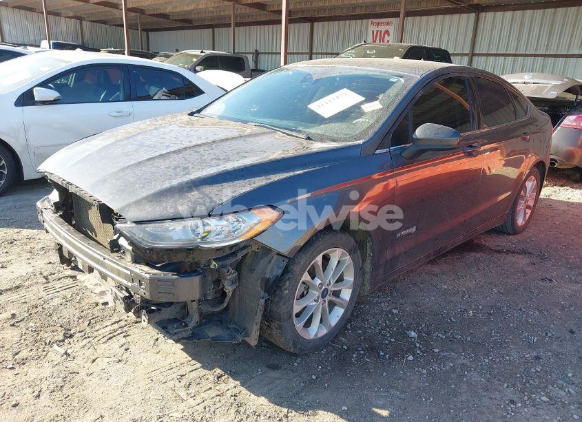 Photo 2 of 2019 Ford Fusion HYBRID SE (VIN 3FA6P0LU9KR181502)