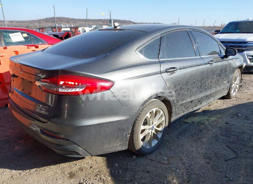 Photo 4 of 2019 Ford Fusion HYBRID SE (VIN 3FA6P0LU9KR181502)