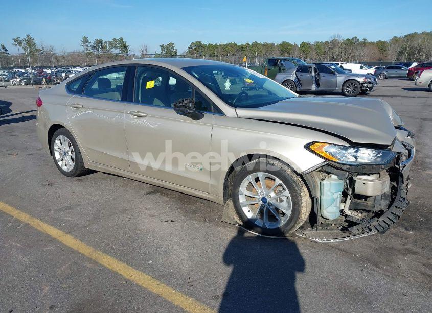 2019 Ford Fusion HYBRID SE (VIN 3FA6P0LU9KR204163) main photo