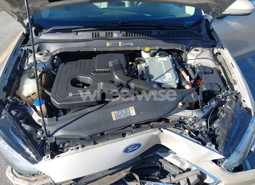 Photo 10 of 2019 Ford Fusion HYBRID SE (VIN 3FA6P0LU9KR204163)