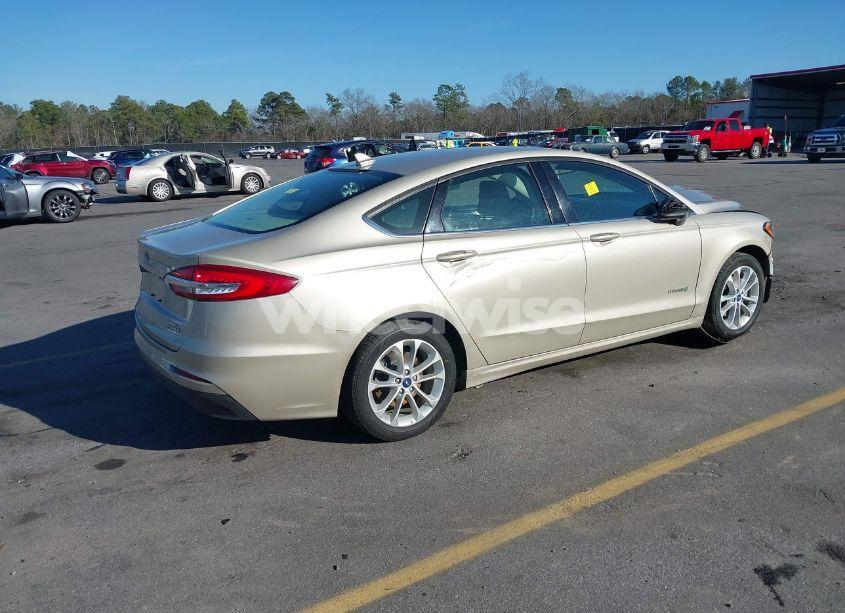 Photo 4 of 2019 Ford Fusion HYBRID SE (VIN 3FA6P0LU9KR204163)