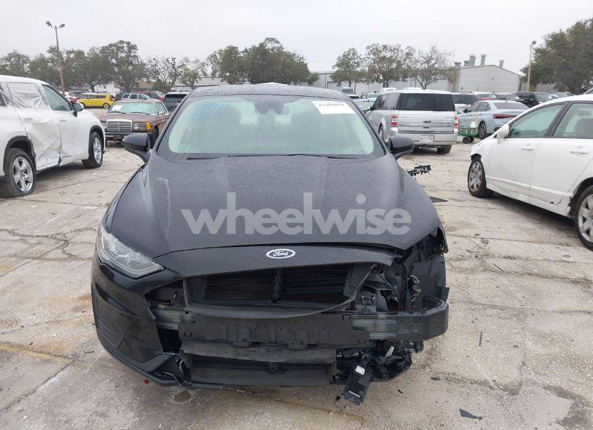 Photo 13 of 2019 Ford Fusion HYBRID SE (VIN 3FA6P0LU9KR214739)