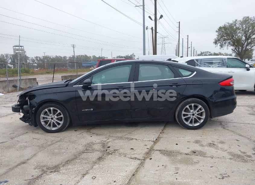 Photo 15 of 2019 Ford Fusion HYBRID SE (VIN 3FA6P0LU9KR214739)