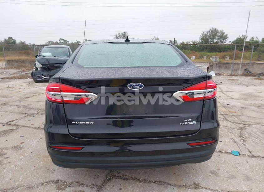 Photo 17 of 2019 Ford Fusion HYBRID SE (VIN 3FA6P0LU9KR214739)